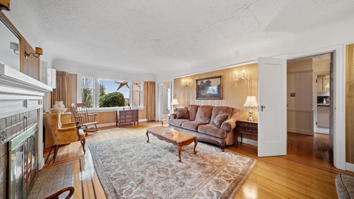 Photo 4 at 3537 W 31st Avenue, Dunbar, Vancouver West