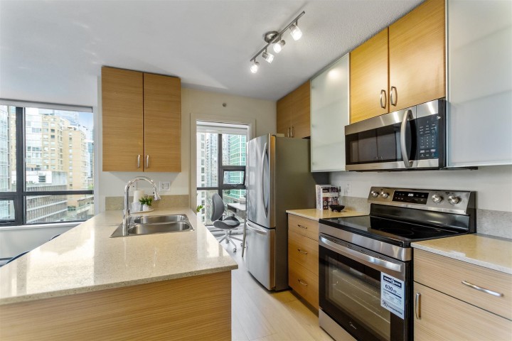 Photo 7 at 1109 - 909 Mainland Street, Yaletown, Vancouver West