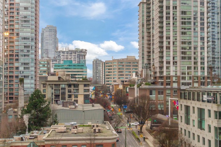 Photo 21 at 1109 - 909 Mainland Street, Yaletown, Vancouver West