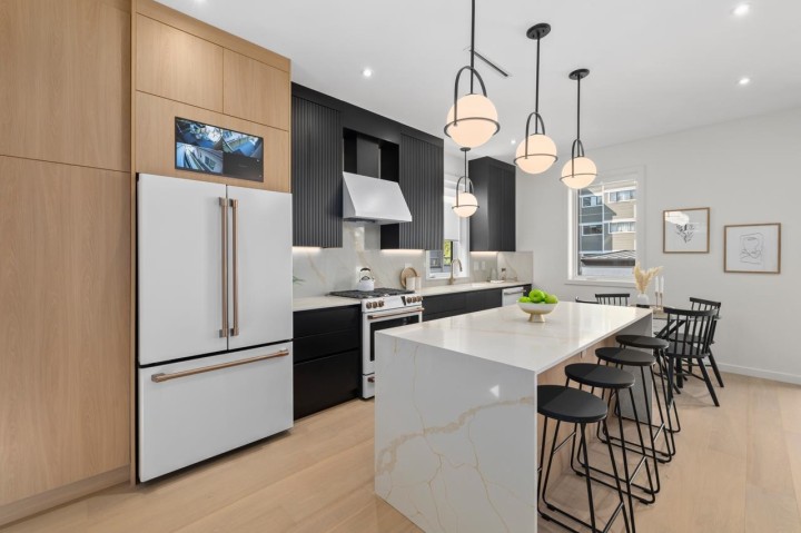 Photo 8 at 679 W 18th Avenue, Cambie, Vancouver West