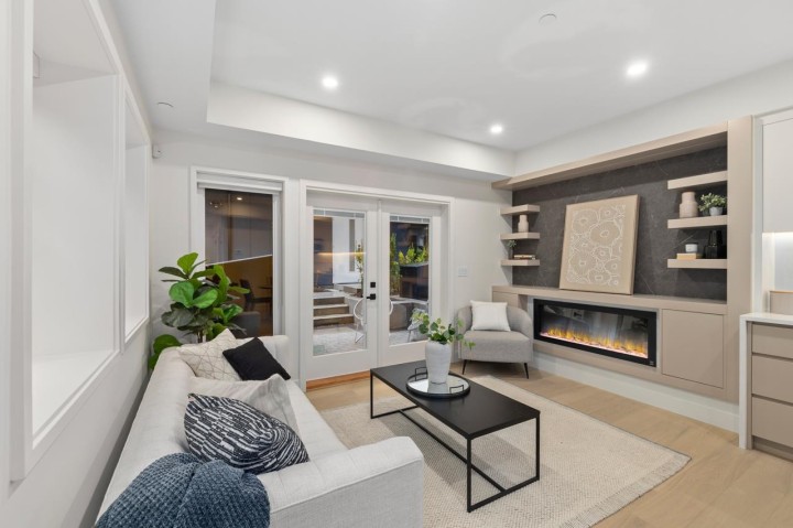 Photo 2 at 2432 W 49th Avenue, S.W. Marine, Vancouver West