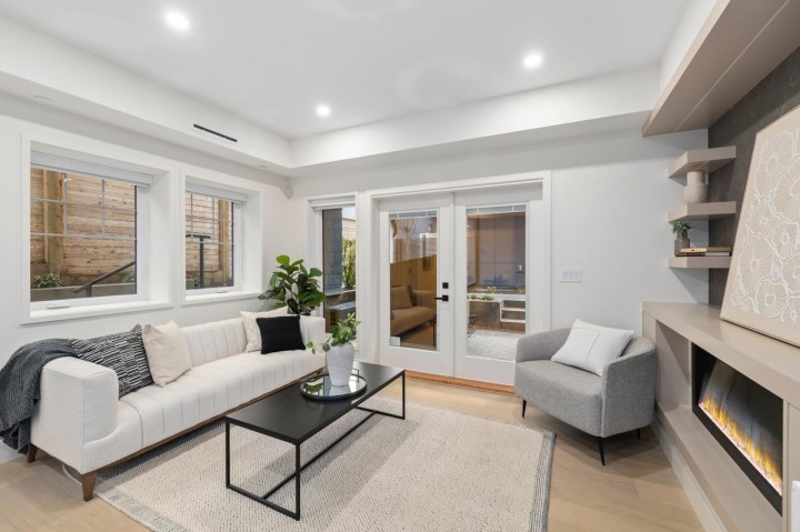 Photo 3 at 2432 W 49th Avenue, S.W. Marine, Vancouver West