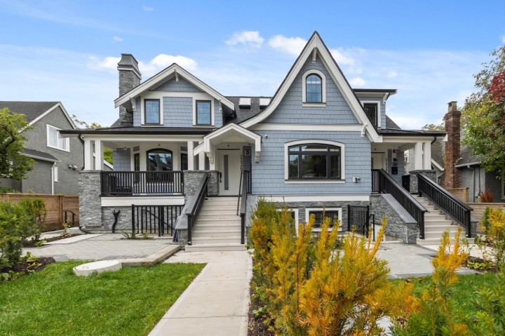 Photo 1 at 2432 W 49th Avenue, S.W. Marine, Vancouver West