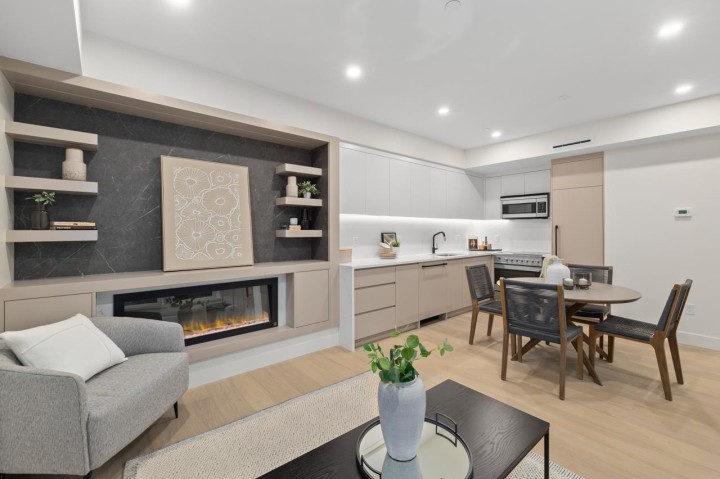 Photo 5 at 2432 W 49th Avenue, S.W. Marine, Vancouver West