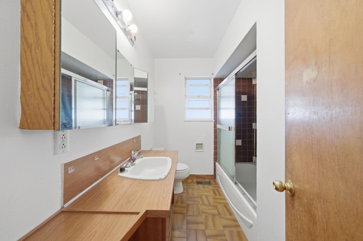 Photo 17 at 4561 Manor Street, Collingwood VE, Vancouver East