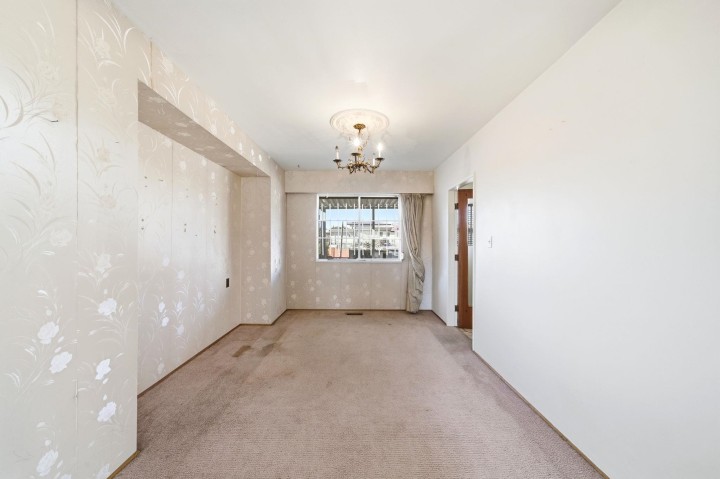 Photo 4 at 4561 Manor Street, Collingwood VE, Vancouver East