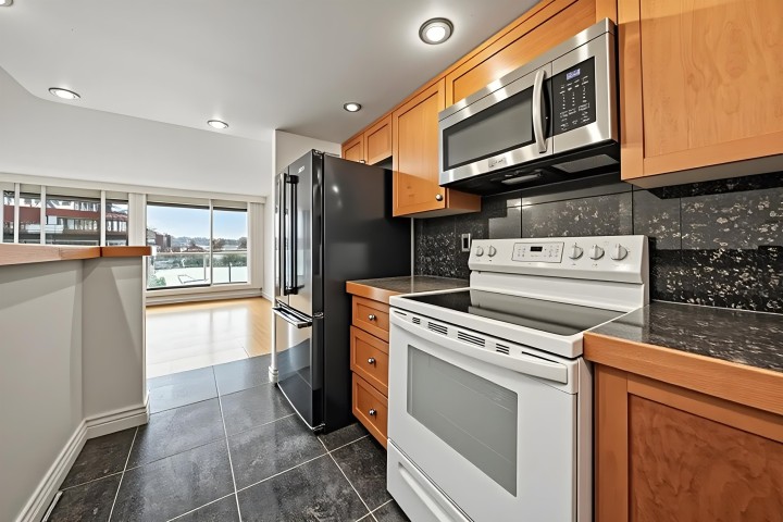 Photo 6 at 205 - 1600 Howe Street, Yaletown, Vancouver West