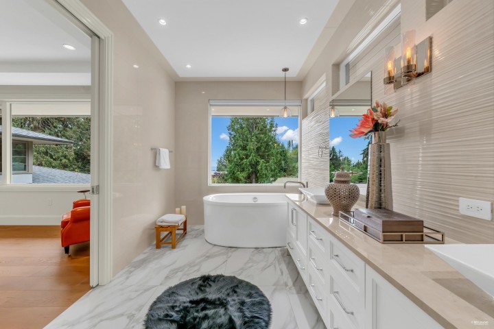 Photo 24 at 565 Robin Hood Road, British Properties, West Vancouver