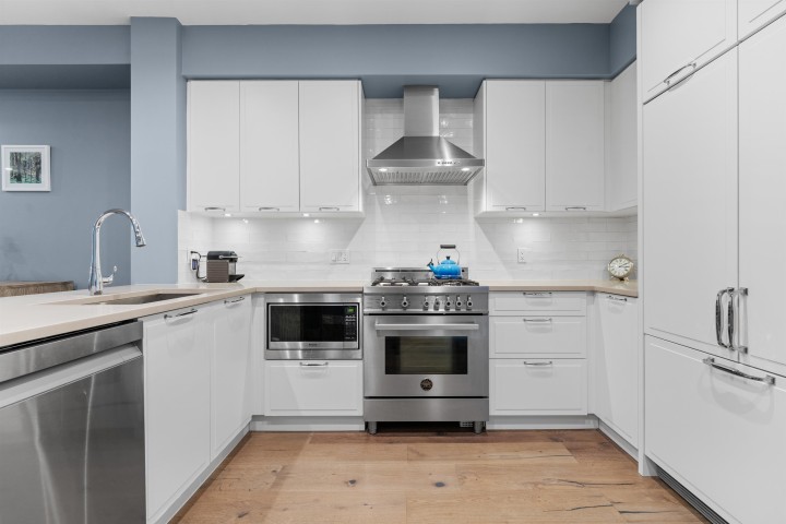 Photo 2 at 8121 Shaughnessy Street, Marpole, Vancouver West