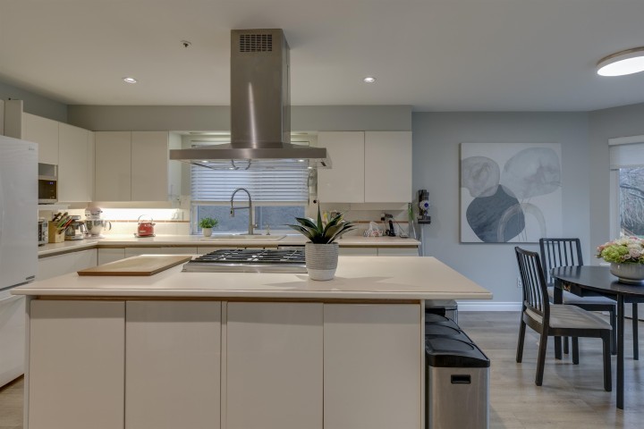 Photo 14 at 4560 W 7th Avenue, Point Grey, Vancouver West