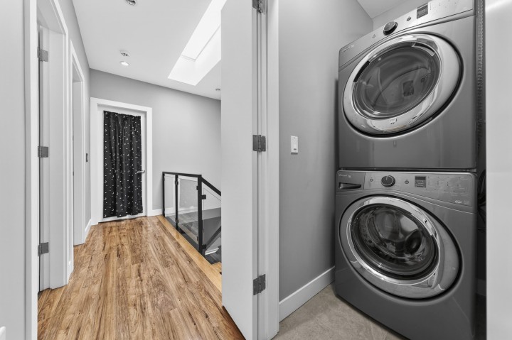 Photo 12 at 969 W 18th Avenue, Cambie, Vancouver West