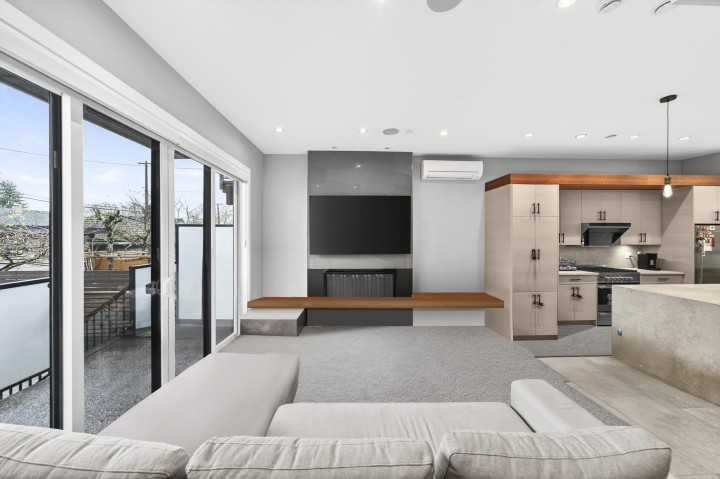 Photo 4 at 969 W 18th Avenue, Cambie, Vancouver West