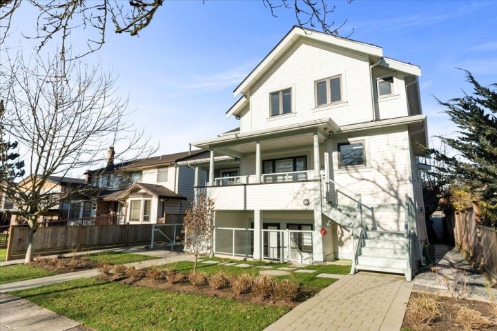 Photo 3 at 2227 W 16th Avenue, Kitsilano, Vancouver West