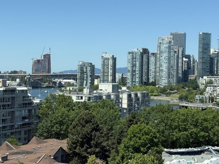 Photo 13 at 1404 - 445 W 2nd Avenue, False Creek, Vancouver West