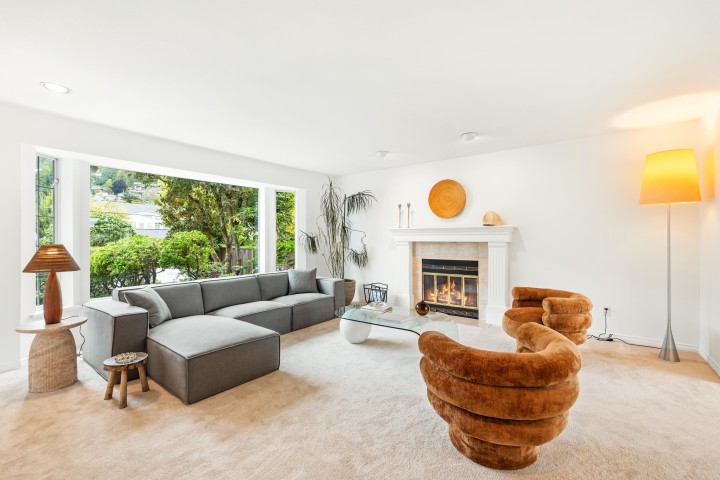 Photo 2 at 2372 Kings Avenue, Dundarave, West Vancouver