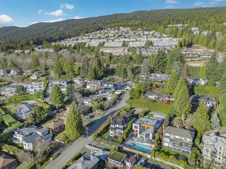 Photo 37 at 2198 Rosebery Avenue, Queens, West Vancouver