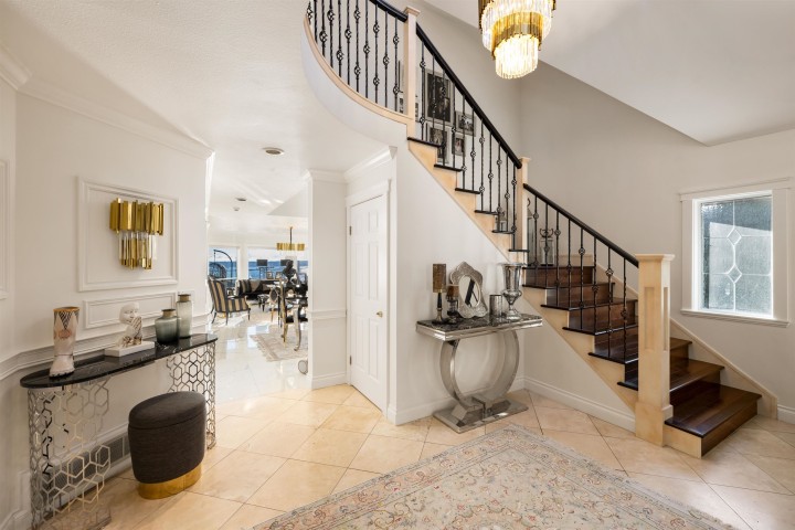 Photo 4 at 2198 Rosebery Avenue, Queens, West Vancouver