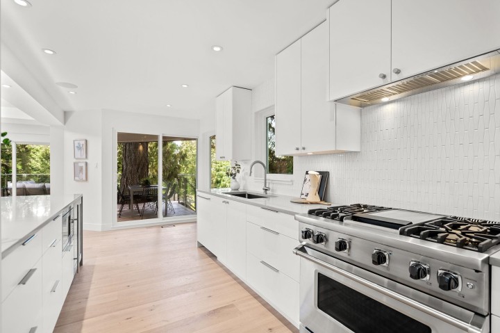 Photo 4 at 5061 Bear Lane, Caulfeild, West Vancouver