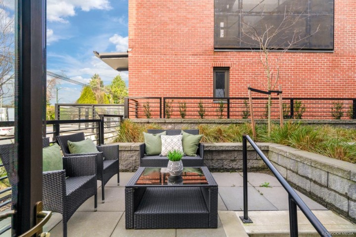 Photo 2 at 6322 Oak Street, Oakridge VW, Vancouver West