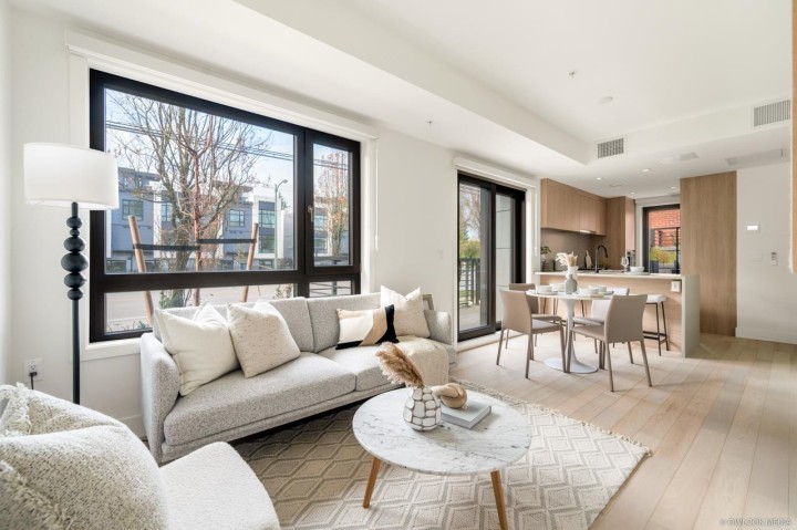 Photo 3 at 6322 Oak Street, Oakridge VW, Vancouver West