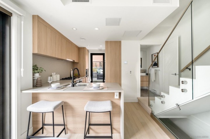 Photo 8 at 6322 Oak Street, Oakridge VW, Vancouver West