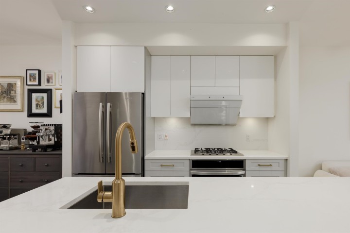 Photo 2 at 828 W 6th Avenue, Fairview VW, Vancouver West