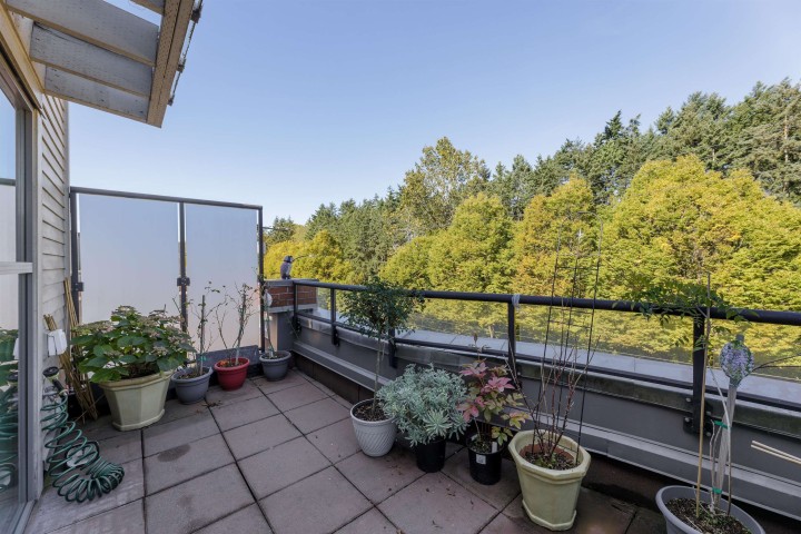 Photo 14 at 828 W 6th Avenue, Fairview VW, Vancouver West