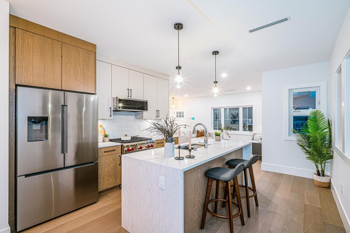 Photo 8 at 2735 W 8th Avenue, Kitsilano, Vancouver West