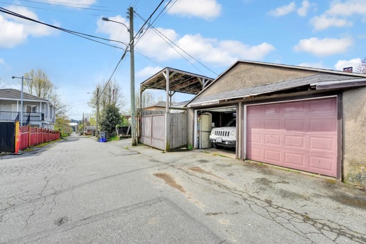 Photo 17 at 2150 Nanaimo Street, Renfrew VE, Vancouver East