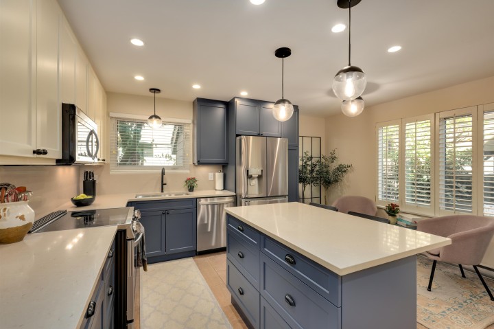 Photo 1 at 4035 Springtree Drive, Quilchena, Vancouver West