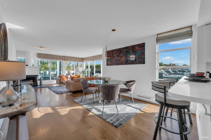 Photo 10 at 2243 Oak Street, Fairview VW, Vancouver West