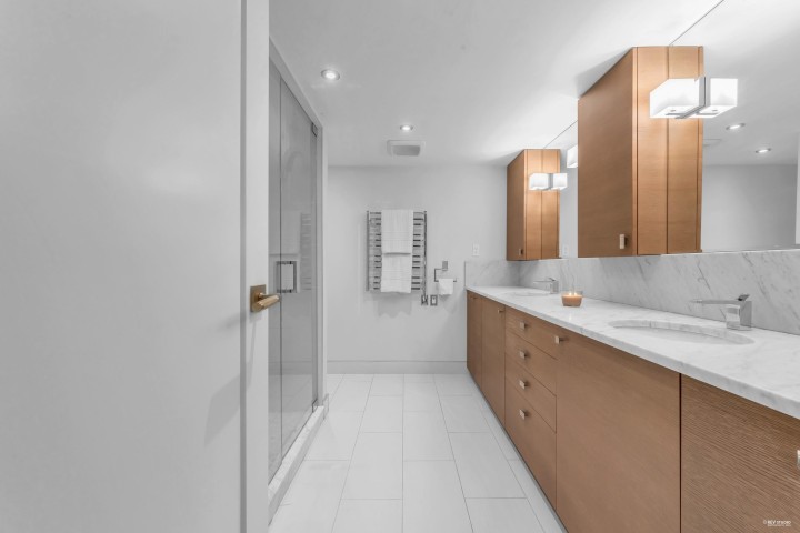 Photo 31 at 2243 Oak Street, Fairview VW, Vancouver West