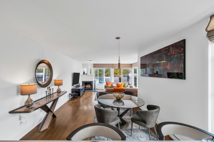 Photo 8 at 2243 Oak Street, Fairview VW, Vancouver West