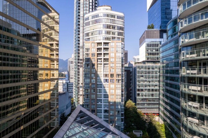 Photo 5 at 2702 - 1166 Melville Street, Coal Harbour, Vancouver West