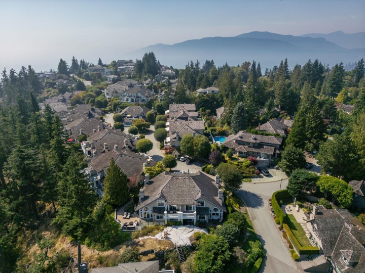 Photo 31 at 1 - 5110 Alderfeild Place, Upper Caulfeild, West Vancouver