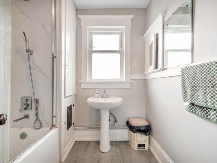 Photo 16 at 482 W 17th Avenue, Cambie, Vancouver West