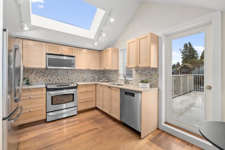 Photo 12 at 3274 W 1st Avenue, Kitsilano, Vancouver West