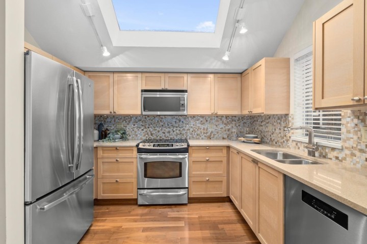 Photo 11 at 3274 W 1st Avenue, Kitsilano, Vancouver West