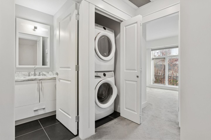 Photo 5 at 5961 Oak Street, South Granville, Vancouver West