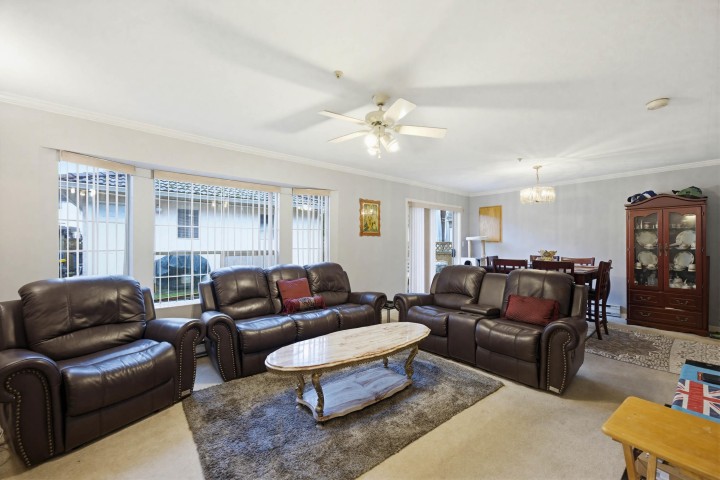 Photo 5 at 557 E 44th Avenue, Fraser VE, Vancouver East