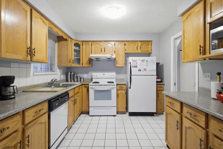 Photo 9 at 557 E 44th Avenue, Fraser VE, Vancouver East