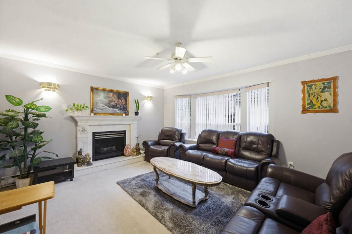 Photo 4 at 557 E 44th Avenue, Fraser VE, Vancouver East