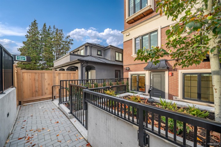 Photo 4 at 105 - 918 W 32nd Avenue, Cambie, Vancouver West