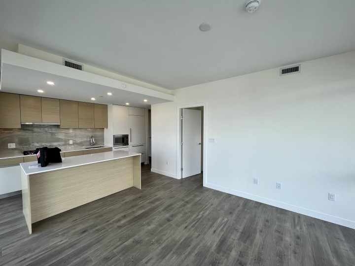 Photo 2 at 902 - 200 Klahanie Court, Park Royal, West Vancouver