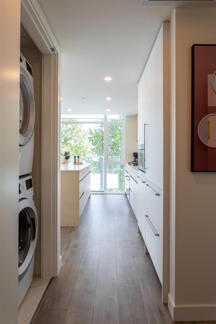 Photo 7 at 902 - 200 Klahanie Court, Park Royal, West Vancouver