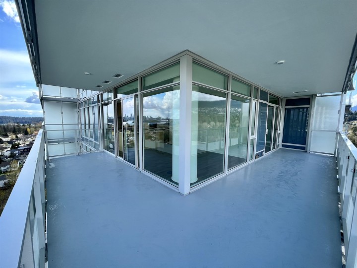 Photo 3 at 902 - 200 Klahanie Court, Park Royal, West Vancouver