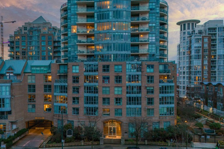 Photo 3 at 202 - 1188 Quebec Street, Downtown VE, Vancouver East