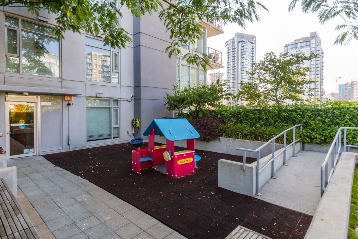 Photo 9 at 701 - 1133 Homer Street, Yaletown, Vancouver West