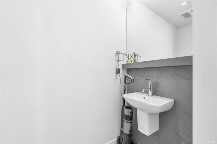 Photo 23 at 7623 Yukon Street, Marpole, Vancouver West