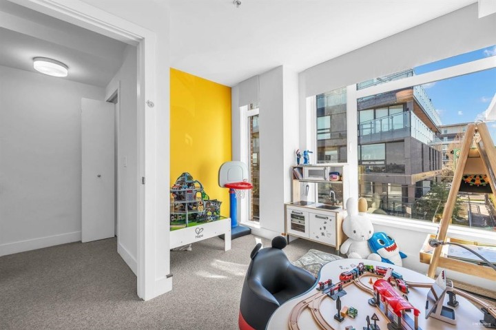 Photo 17 at 7623 Yukon Street, Marpole, Vancouver West